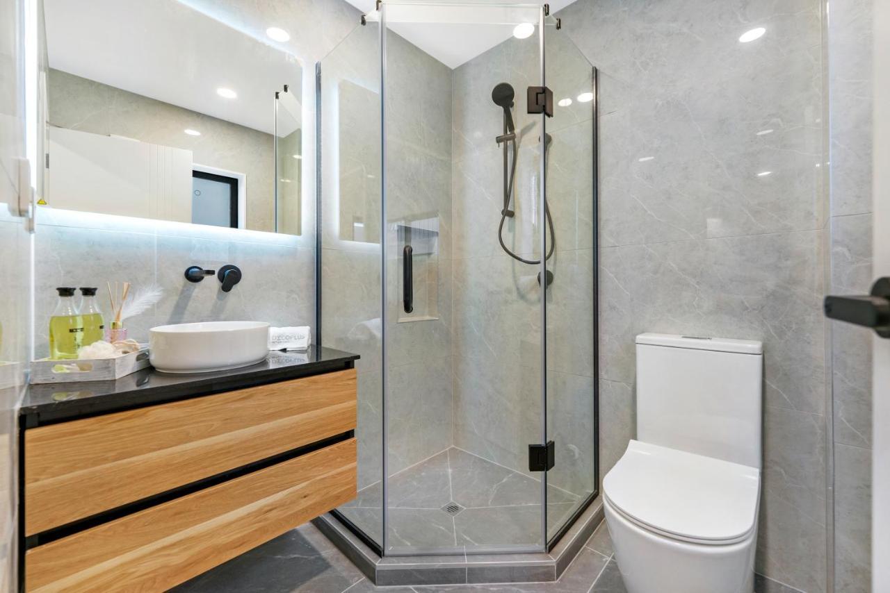 Luxury Brand New Designer Living Apartment Auckland Exterior foto
