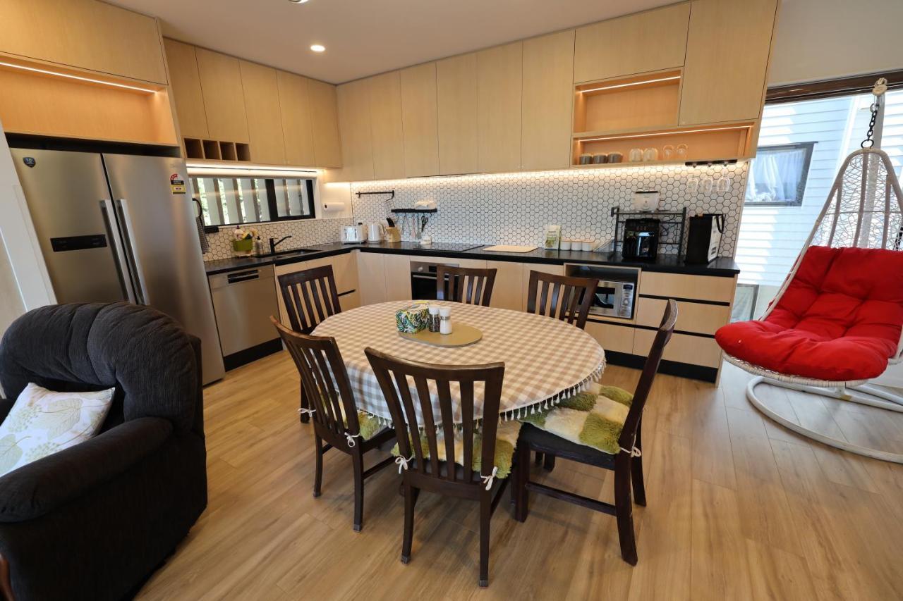 Luxury Brand New Designer Living Apartment Auckland Exterior foto